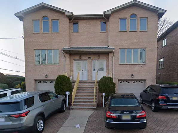 107 E Harwood Ter #A, Palisades Park, NJ 07650