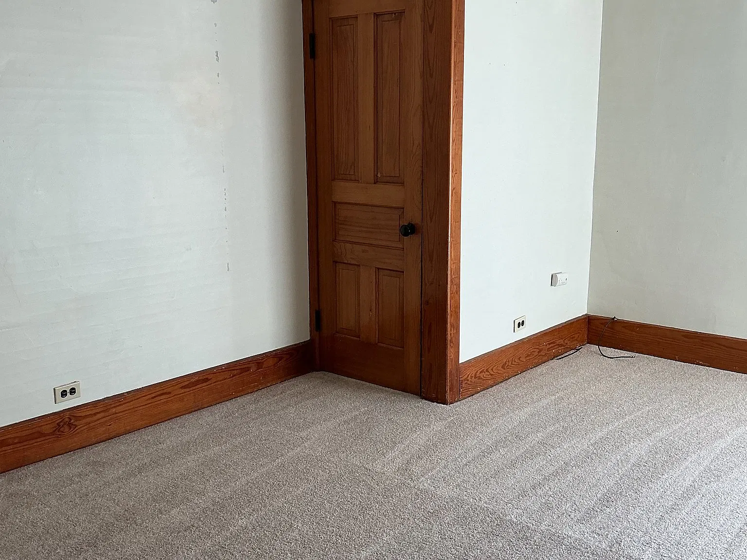 Charming one bedroomupstairs apartment, conveniently located between downtown and the hospital! — Photo 4