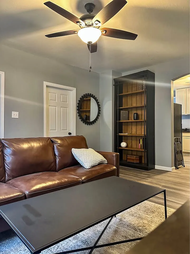 3 bed, 1392 sqft, $950 — Photo 1