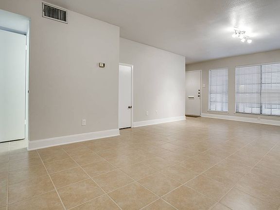 2nd image of 211 Grandview Pl APT 2