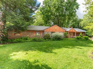 506 Dickemery Dr, Akron, OH 44303