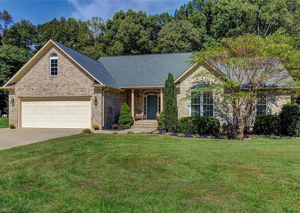 1st image of 1002 Benton Ct