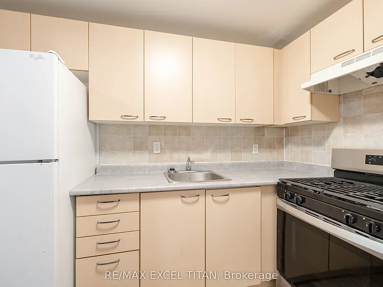 414 Jarvis St #G4 — Photo 10