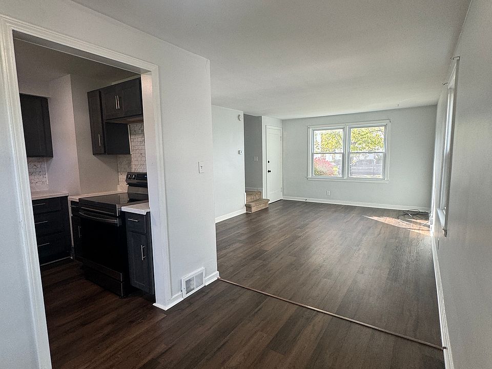 1st image of 101 Montfort Dr #1
