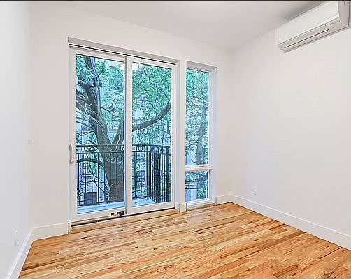 5th image of 68 Hawthorne St #3B