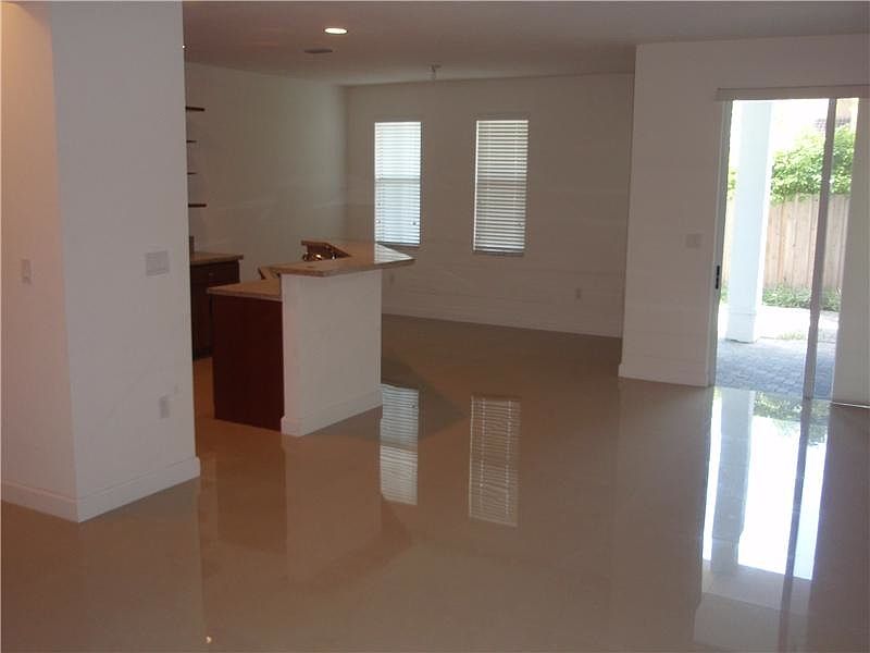 2nd image of 11567 NW 75th Ln