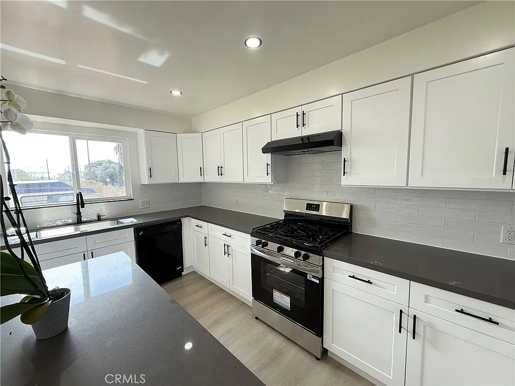 3 bed, 1400 sqft, $3,600 — Photo 3