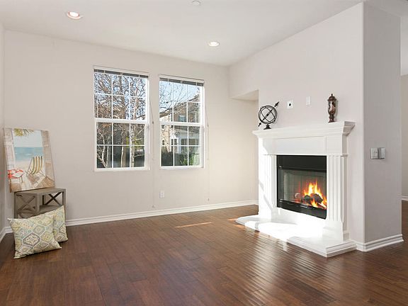 2nd image of 872 Amethyst Ave