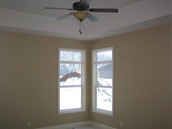 2nd image of 942 S 183rd St