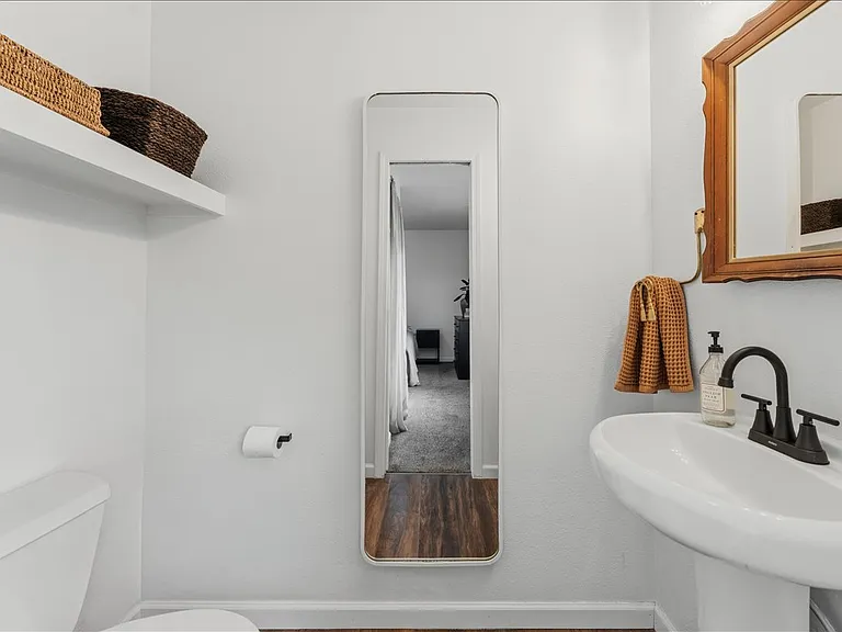 114 Cherry St NW — Photo 19