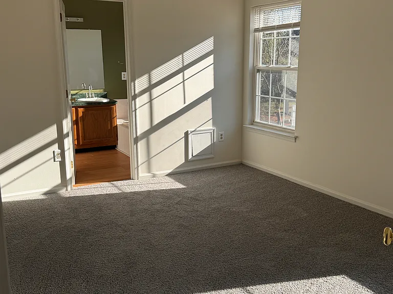 177 Traybern Blvd — Photo 12