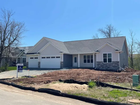 W6555 Ethan Dr, Appleton, WI 54915