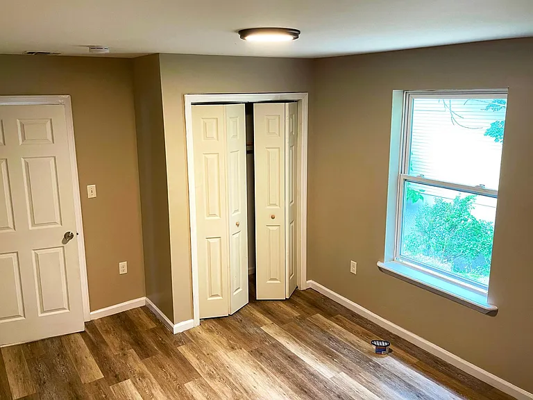 183 12th Ave #4 — Photo 3