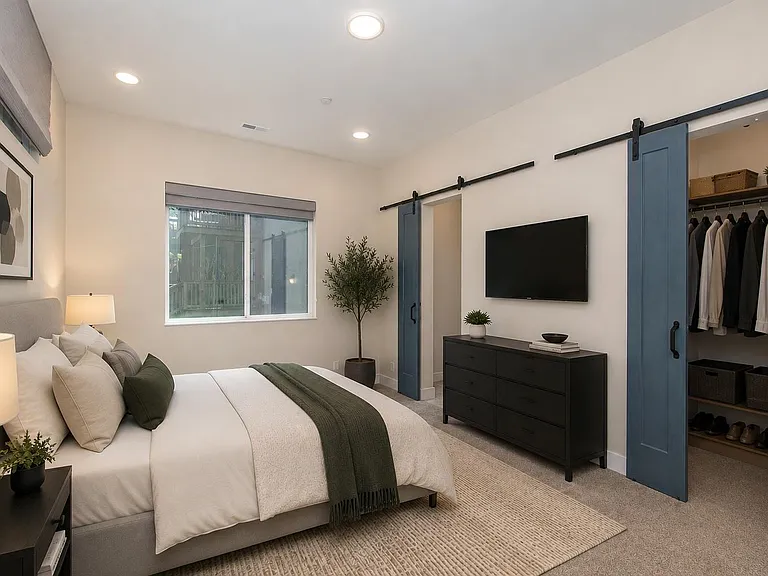 4530 Commonwealth St #1 — Photo 34