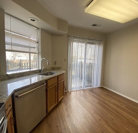 5th image of 53 Birchwood Rd