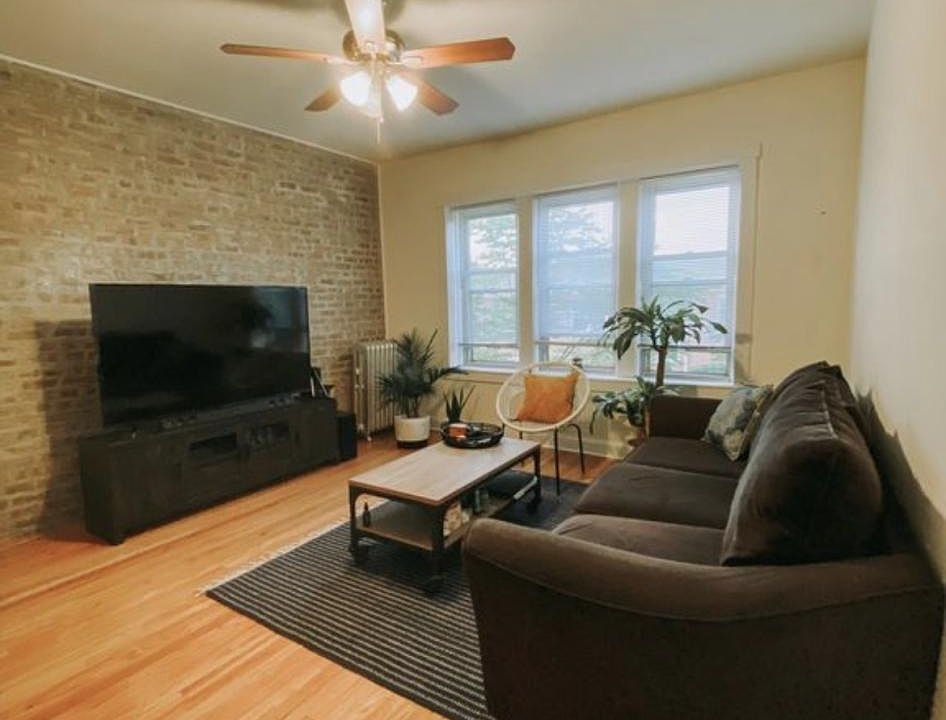 1st image of 2325 W Wilson Ave #3