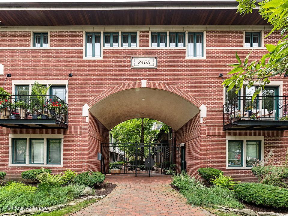 1st image of 2455 W Ohio St Unit 6W