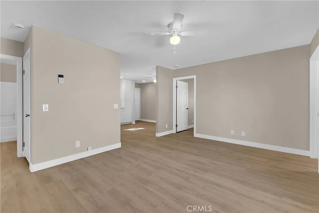 4 bed, 1259 sqft, $1,925 — Photo 4