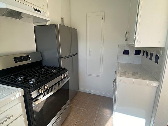 5th image of 1949 20th St APT A