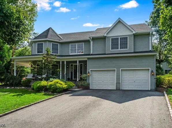 171 Oakland St, Hillsdale Boro, NJ 07642