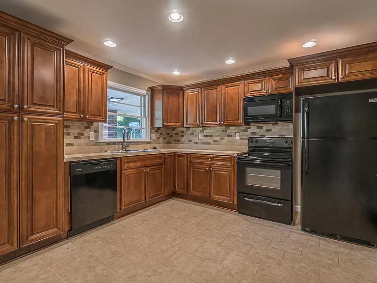 3149 Gay Dr — Photo 8