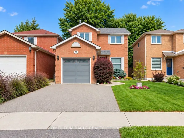 22 Murdoch Dr, Brampton, ON L6X 3Y2