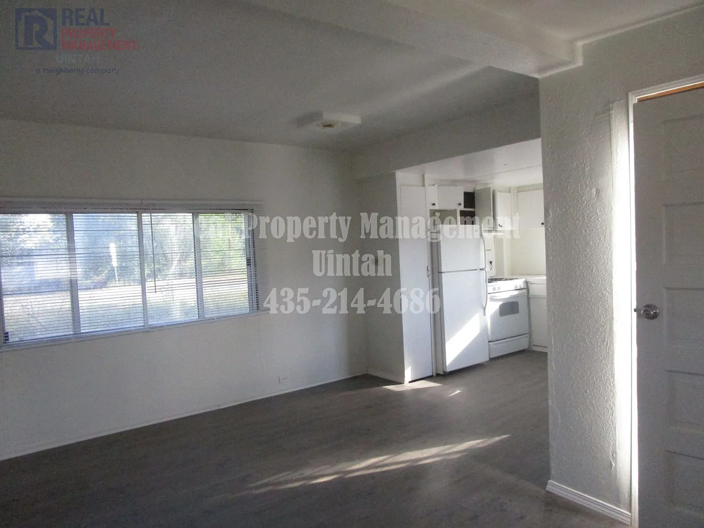 Cozy 3 Bedroom 1 Bathroom Trailer Home — Photo 4