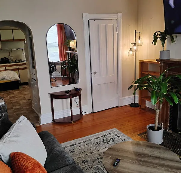 9 Woodlawn Ave #2F — Photo 3