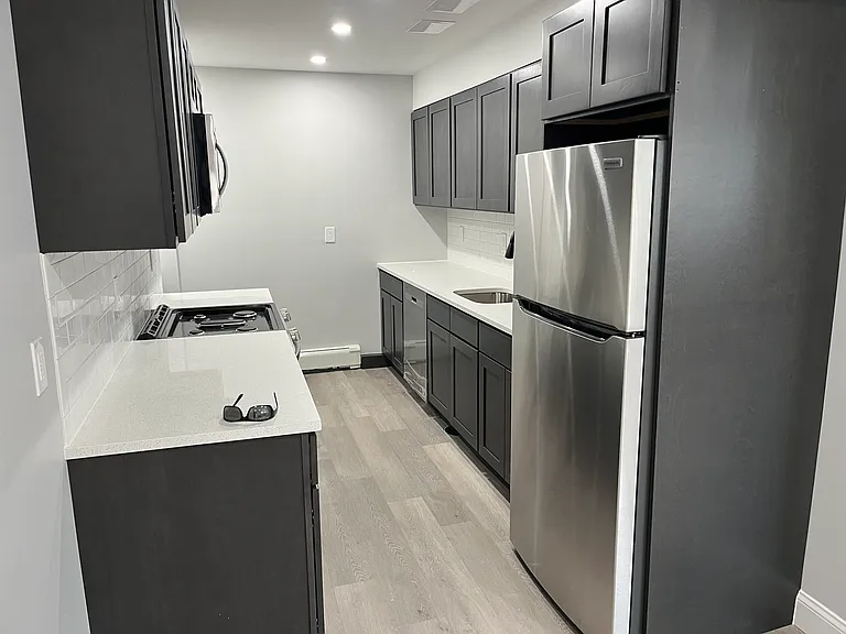 400 Midland Ave #12 — Photo 11