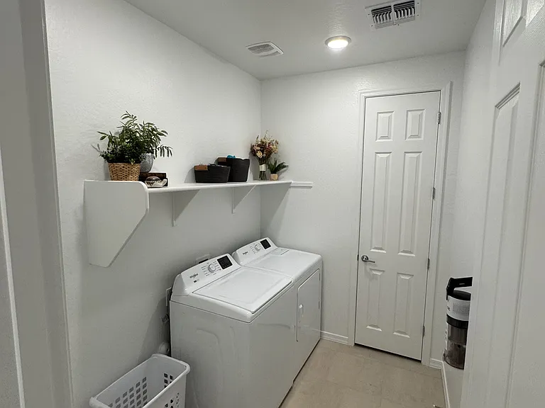 643 W Riparian Dr — Photo 15