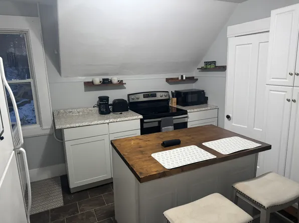 272 Front St APT 5, Manchester, NH 03102