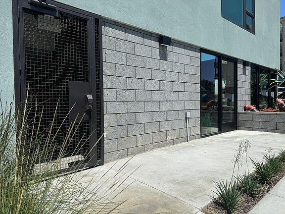 5th image of 2440 University Ave #114