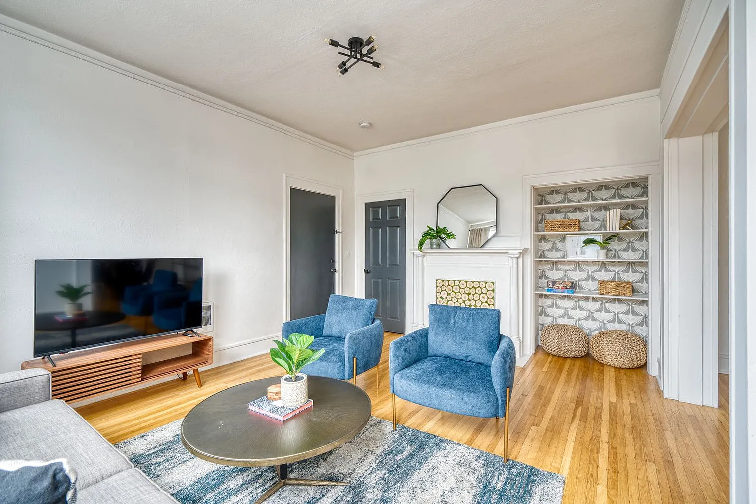 1 bed, 1.0 bath, 495 sqft, $2,663 — Photo 1