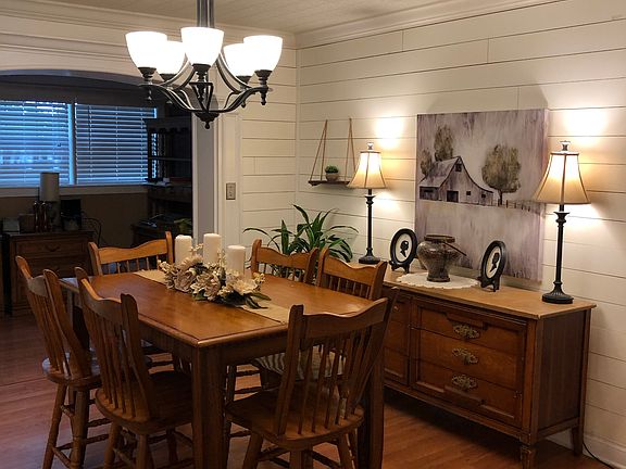 4th image of 131 Josephine St