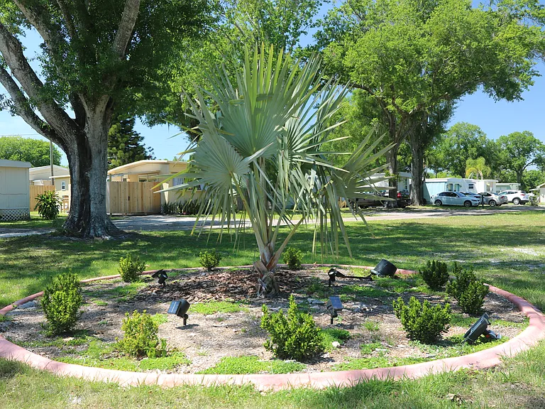 2064 Lady Lake Ln — Photo 20