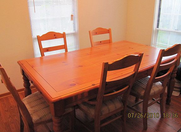 4th image of 278 Janes Ave