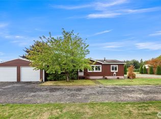 5823 Northwest Dr, Ferndale, WA 98248
