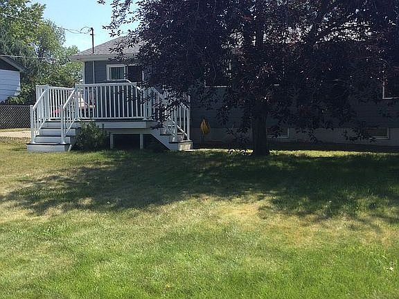 5th image of 625 34th Ave NE