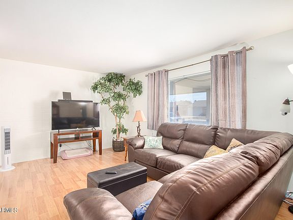 3rd image of 10523 W Camden Ave