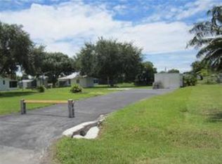 1047 Palm Ct, Okeechobee, FL 34974