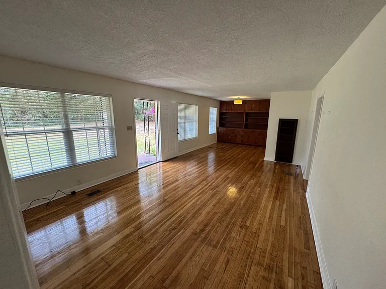 7111 Pine Forest Rd — Photo 15