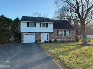 6 Cornelia Ave, Ballston Lake, NY 12019