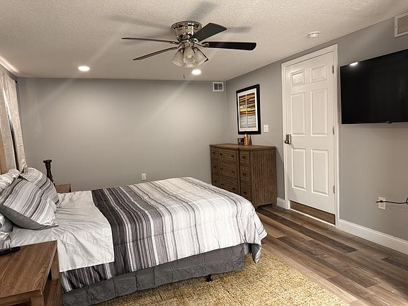 5th image of 100 E Coleman Cir #2