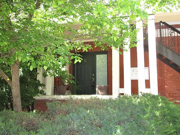 3rd image of 1647 N Clarkson St APT 1