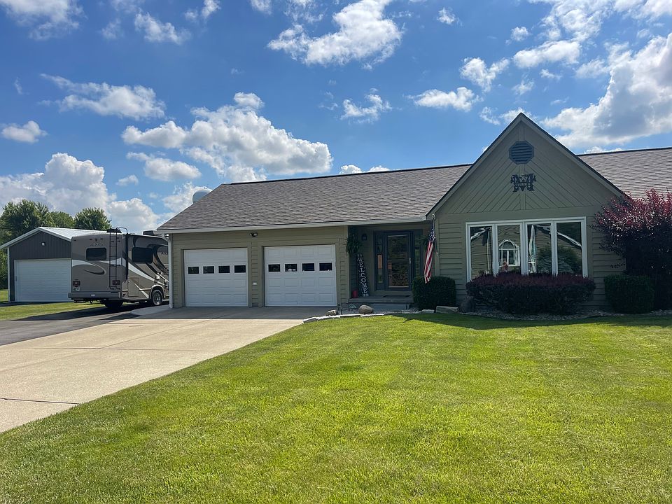 1st image of 906 N Hamilton Dr