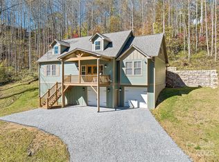 85 Garnet Spring Ln, Waynesville, NC 28785