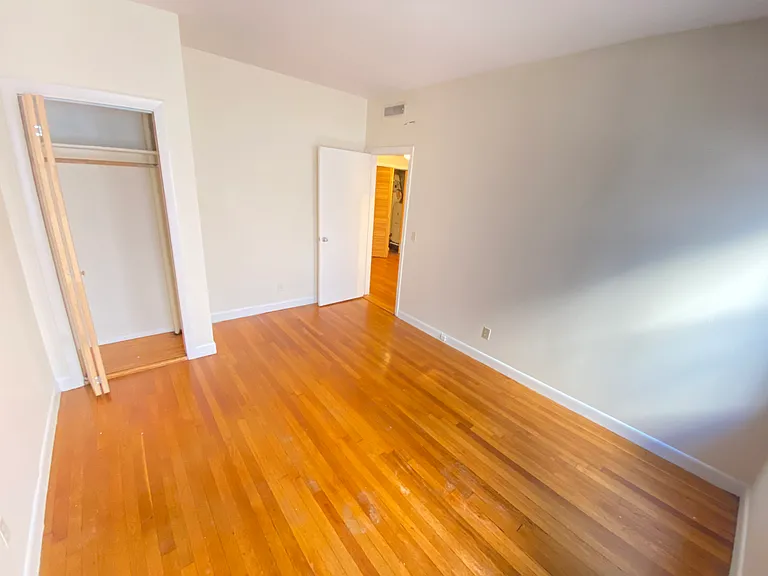 1138 Commonwealth Ave — Photo 6