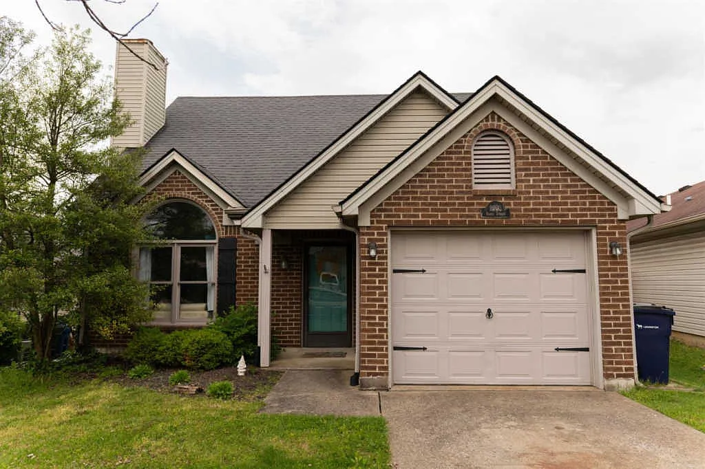 1208 Aspen St photo 1