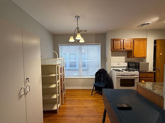 4th image of 6531 N Mozart St APT 1