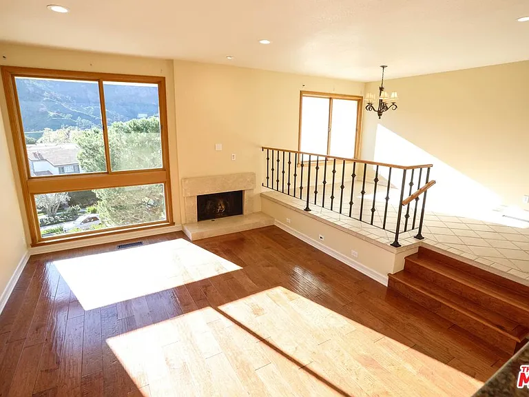 17097 Palisades Cir — Photo 6
